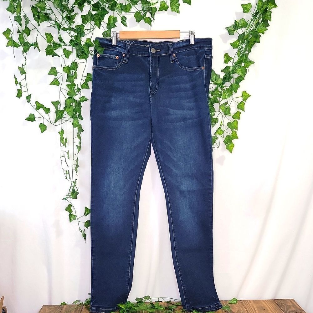 Rue 21 Jeans. Skinny. Ultra Flex. Stylish Blue Denim Jeans. Size 34X32. EUC